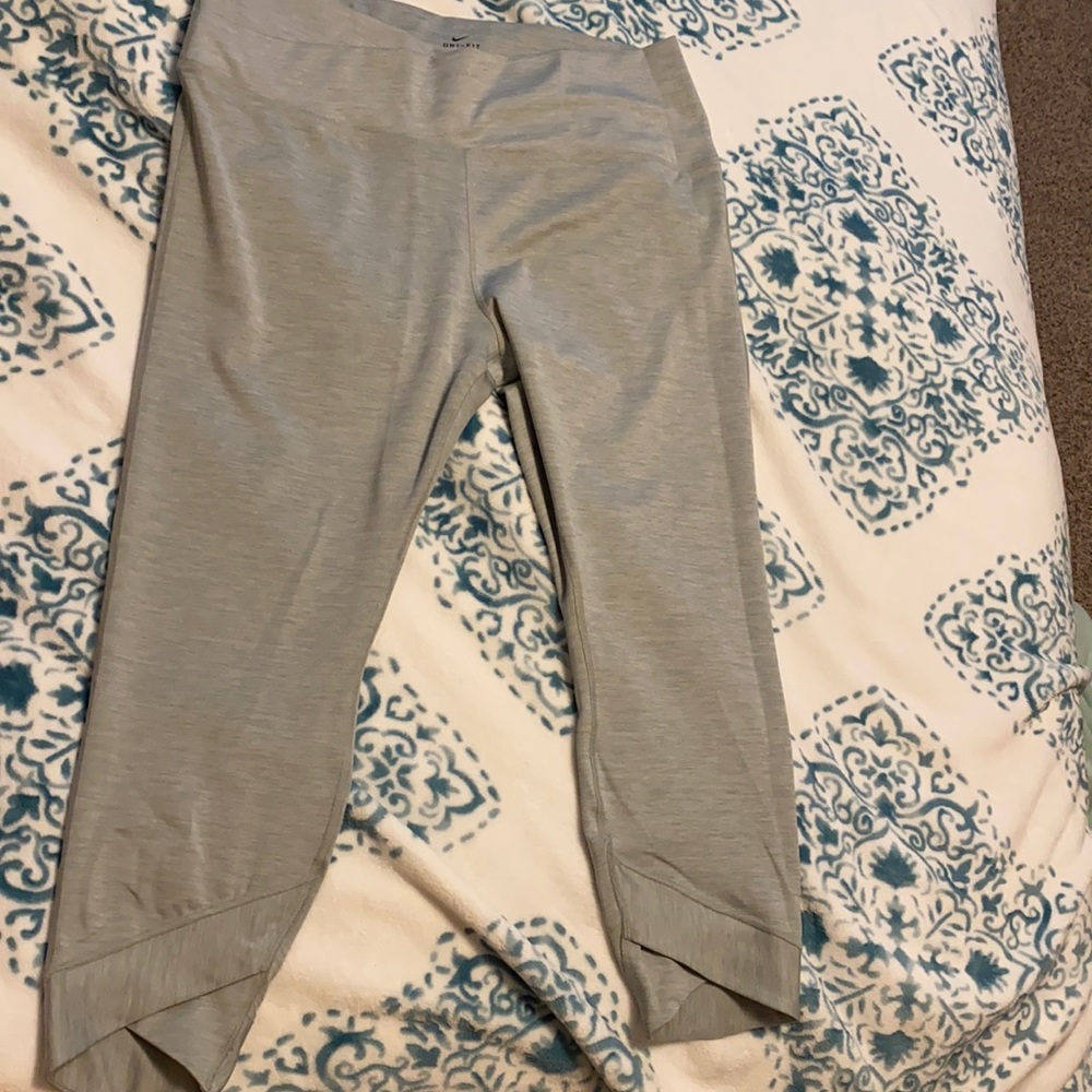 Nike yoga leggings